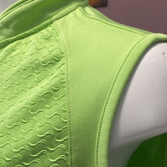 Izod Neon Green Athletic Golf Tennis Sleeveless Mock neck Top Size Large - Picture 5 of 13